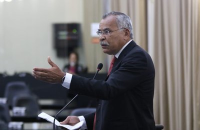 Tarcizo Freire aponta investimentos em Educação como solução para problemas sociais