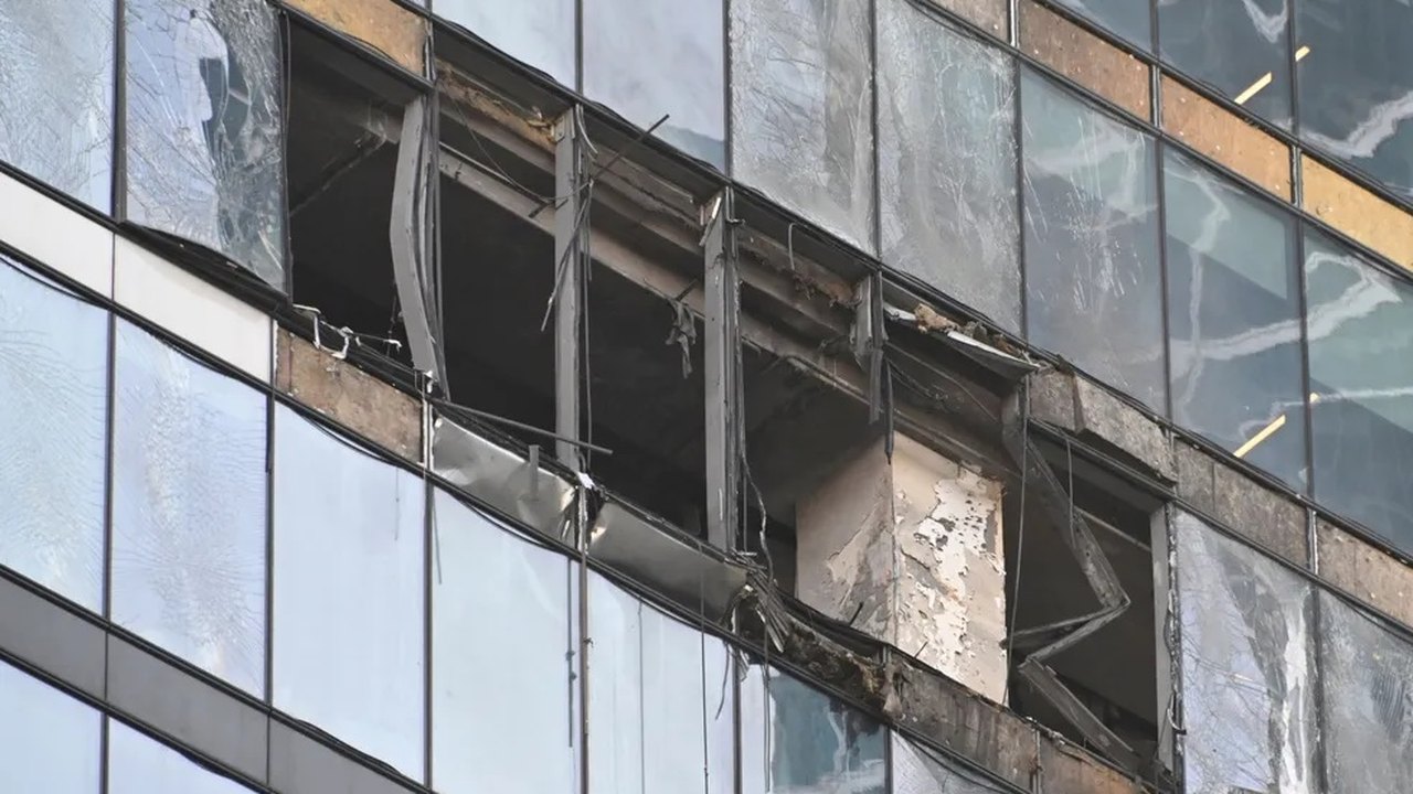 Drone atinge edifício comercial em Moscou, diz prefeito