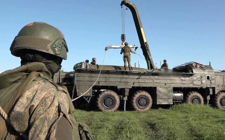 Exercícios nucleares russos são alerta para Europa, aponta jornal suíço