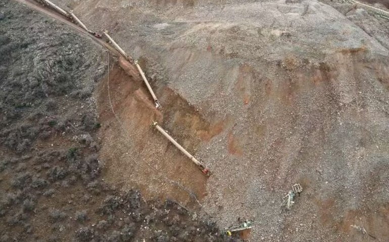 Turquia enfrenta pressão para fechar mina de ouro após deslizamento de terra; nove pessoas ficaram presas