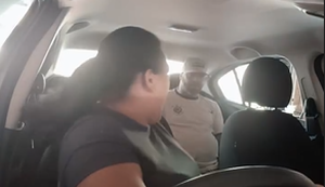 Vídeo publicado nas redes mostra reação da influenciadora ao notar passageiro no banco de trás / Foto: Reprodução