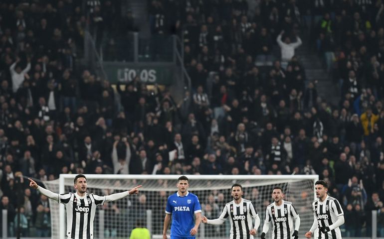 Juventus vence Pisa por 2 a 0, com gol contra, e encosta na liderança