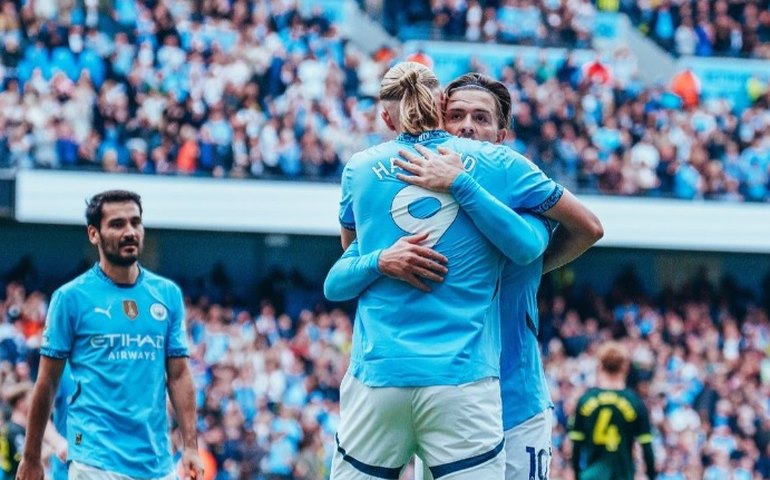 Manchester City vence e conta com derrota do Liverpool para se isolar na liderança do Inglês