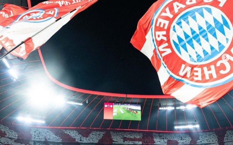 Torcida da Lazio entoa cantos fascistas em Munique antes de encarar Bayern na Liga dos Campeões