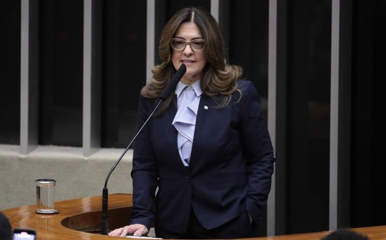 Comissão aprova elaboração de protocolo para tratamento do climatério no SUS