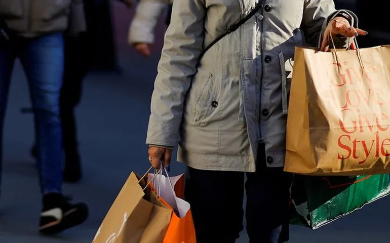 Vendas no varejo nos EUA sobem 0,4% em outubro ante setembro, como previsto