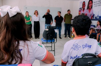 Gestores paulistas conhecem 1ª Escola Pública Bilíngue Norte/Nordeste no Pilar