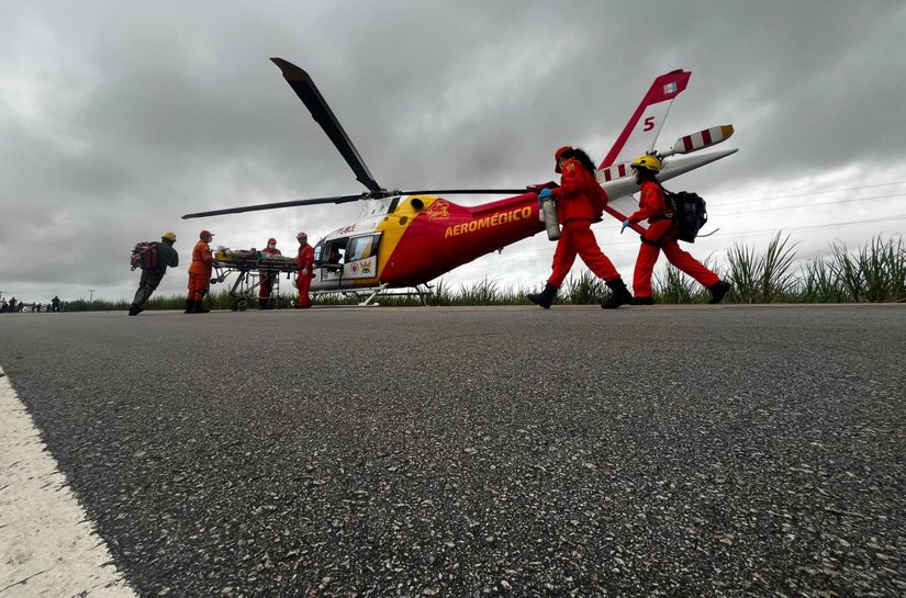 Departamento Estadual de Aviação resgata vítima presa às ferragens em colisão grave em Marechal Deodoro