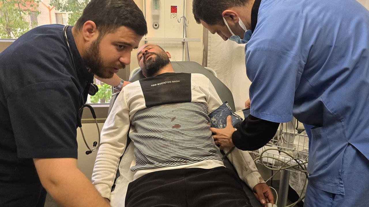 Palestino que ganhou Oscar é libertado por Israel após espancamentos