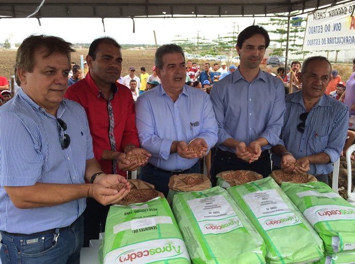 Barriga Cheia garante alimento e renda para 450 famílias do Benedito Bentes