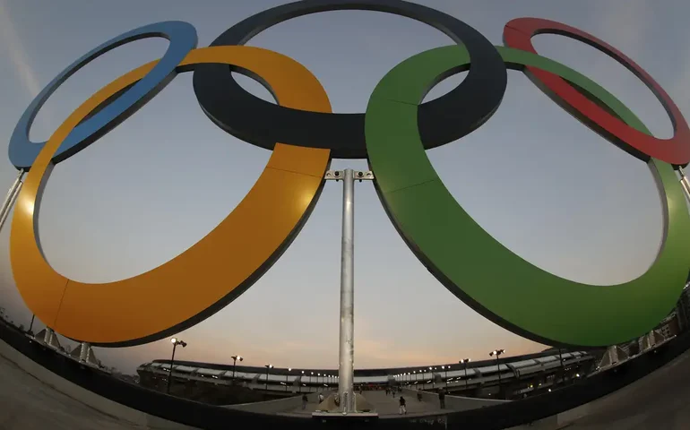 Comitê Olímpico dos EUA acata ordem de Trump e veta mulheres trans em competições femininas