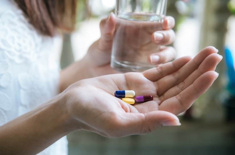 Brasileiros ainda desconhecem perigos da automedicação