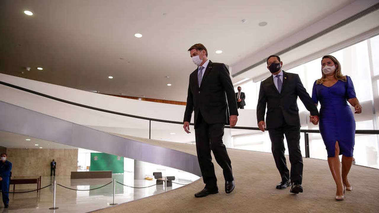 Bolsonaro volta ao local de trabalho após 20 dias longe do Palácio do Planalto