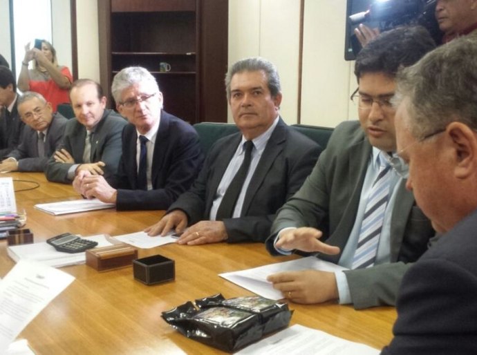 Secretário Álvaro Vasconcelos se reúne com ministro da Agricultura em Brasília