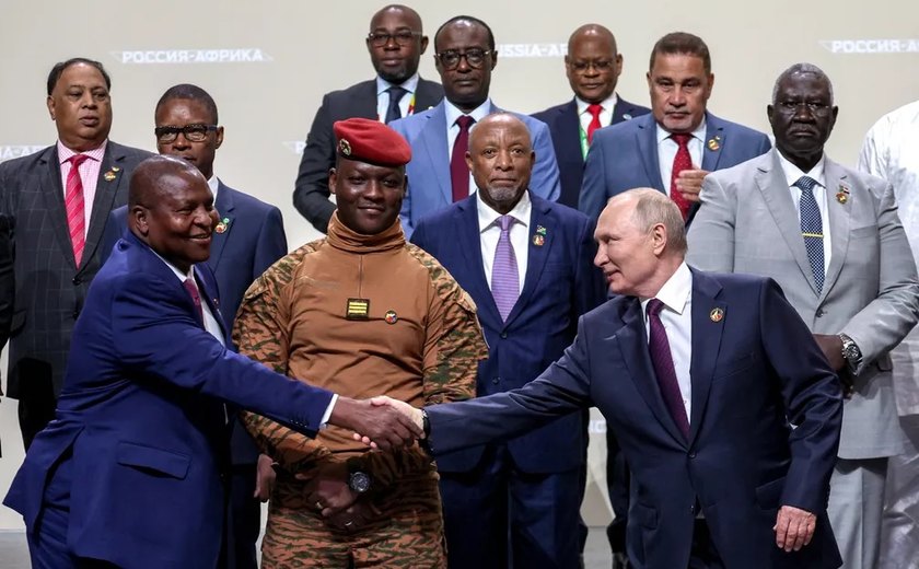 Líderes africanos deixam encontro com Vladimir Putin sem acordo