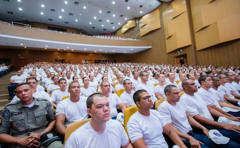 Segurança ganha reforço com incorporação de novos soldados e oficiais da PMAL