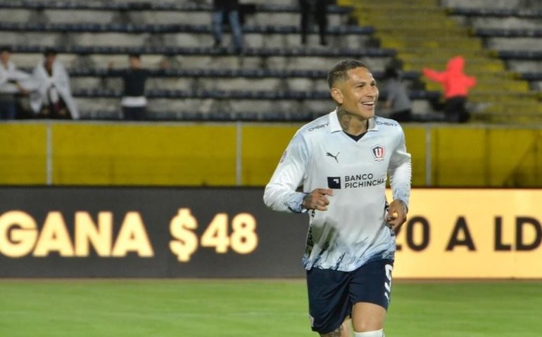 Paolo Guerrero confirma que não jogará no Cesar Vallejo e diz que sua mãe é vítima de extorsão