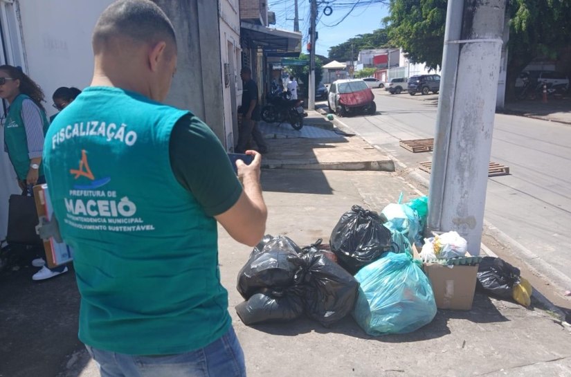 Alurb fiscaliza comércios e orienta sobre destinação correta do lixo na capital