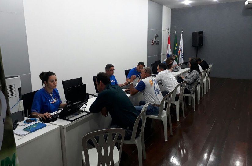 Mutirão contribui para inadimplentes colocarem a vida financeira em dia