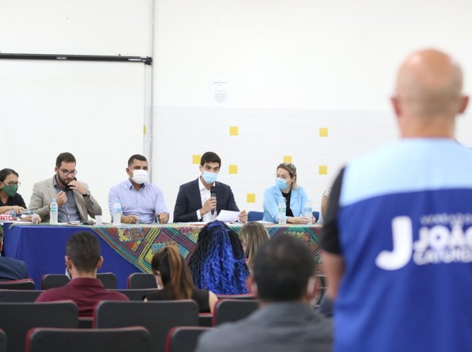 'Voltar a ter aulas presenciais é urgente e uma questão de humanidade', diz João Catunda