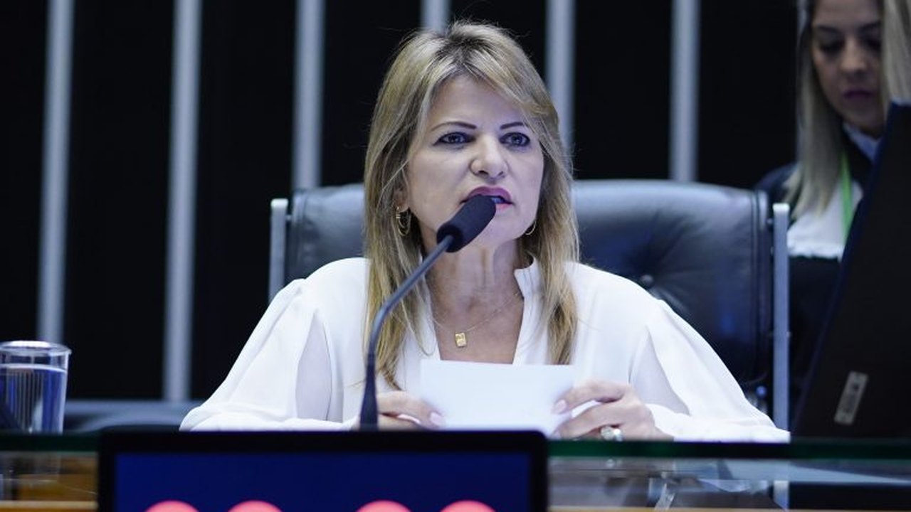 Comissão aprova projeto que garante remuneração total da atleta na gravidez e até cinco meses após o parto