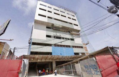 Hospital da Mulher será entregue até junho deste ano, anuncia governador durante vistoria