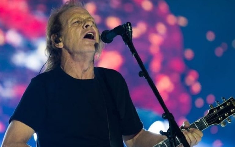 Guitarrista do AC/DC é internado na Argentina antes de shows