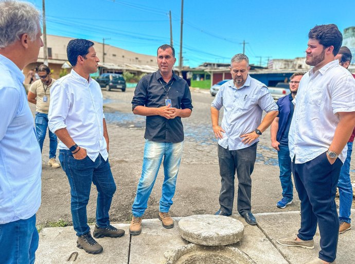 Vice-prefeito e titular da Seminfra determina limpeza preventiva do Mercado da Produção