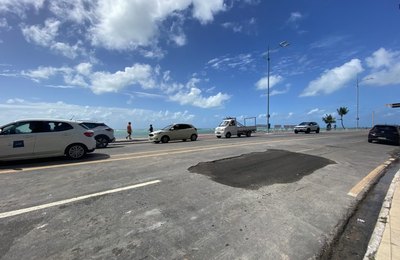 Força-tarefa da Seminfra recupera trecho na Av. Álvaro Otacílio durante a madrugada desta sexta (27)