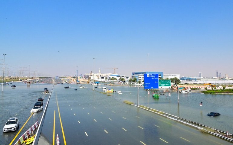 Enchentes nos Emirados deixam três filipinos mortos e tráfego aéreo interrompido em Dubai