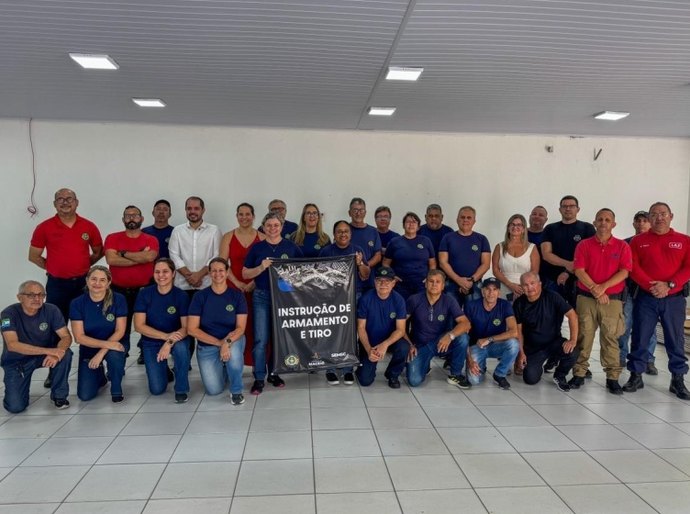 Inspetores e subinspetores da Guarda Municipal finalizam curso de Instrução de Armamento e Tiro