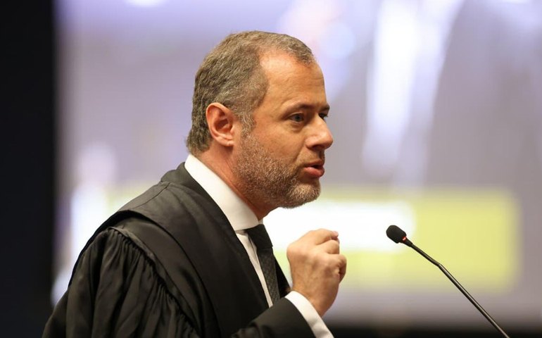 Defesa de Bolsonaro diz que acusação é 'fraca' e que ex-presidente deve ser absolvido se julgamento for 'estritamente jurídico'