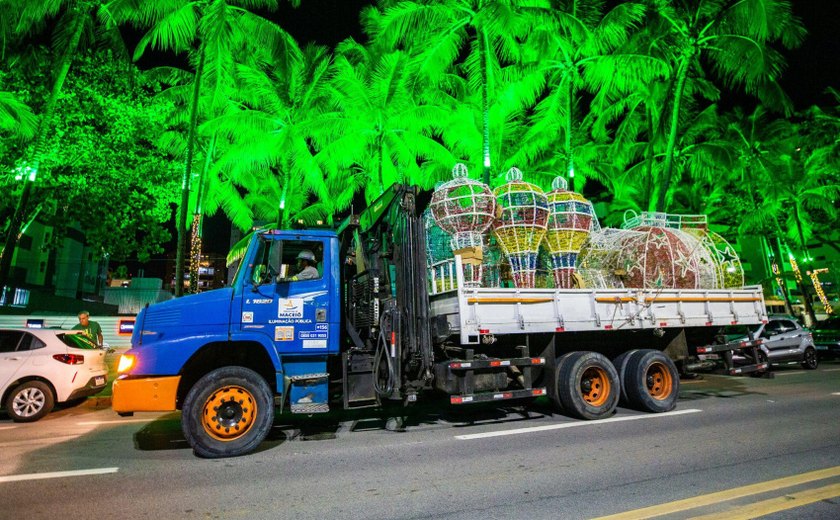 Prefeitura avança com a implantação da decoração de Natal em Maceió