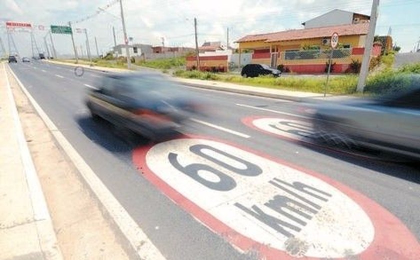 Senador sugere o uso de inteligência artificial no combate a excesso de velocidade