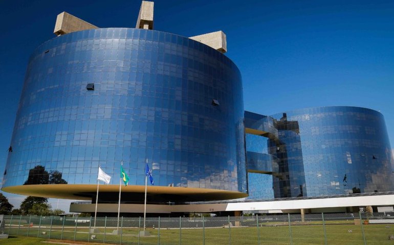 Pandora Papers: PGR abre apuração sobre offshores de Guedes e Campos Netto