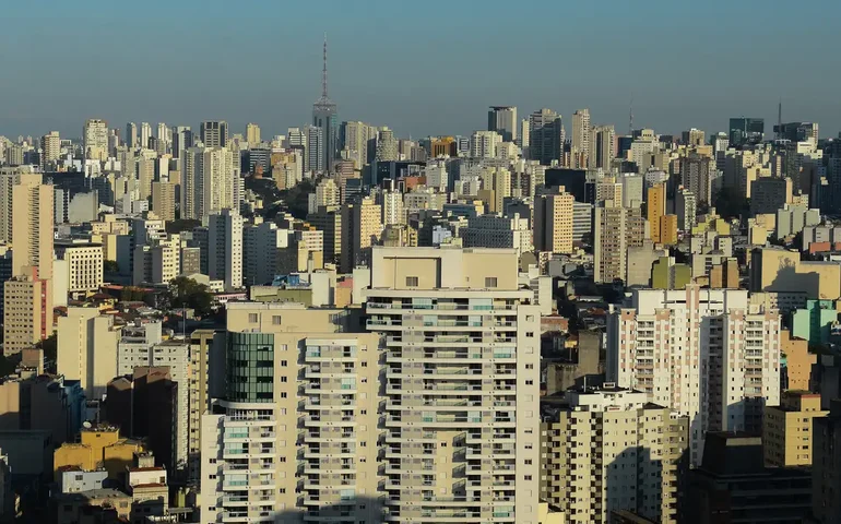Vendas de imóveis em fevereiro crescem 37% e lançamentos disparam 136,5%, diz Secovi-SP