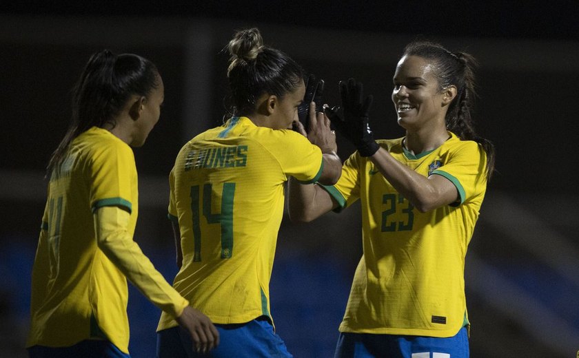 Gabi Nunes marca duas vezes e Brasil vence Hungria por 3 a 1