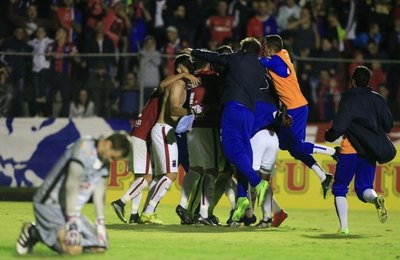 Nos pênaltis, Paraná elimina o ASA da Copa do Brasil