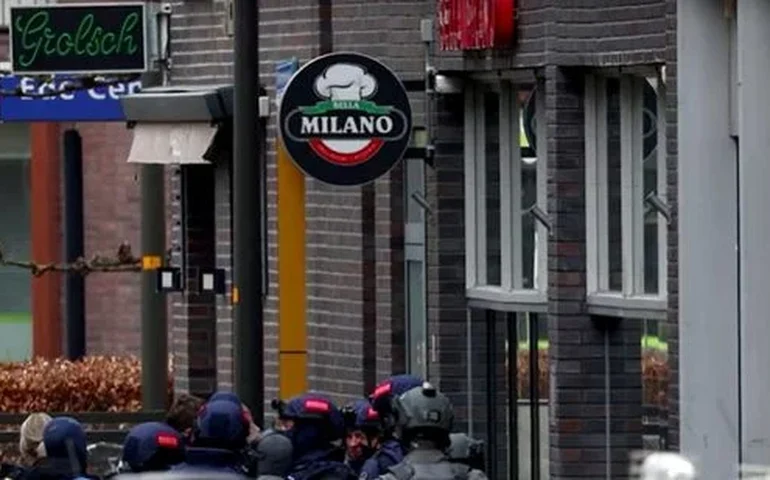 Pessoas são feitas reféns em boate na Holanda e polícia isola área; três são libertados