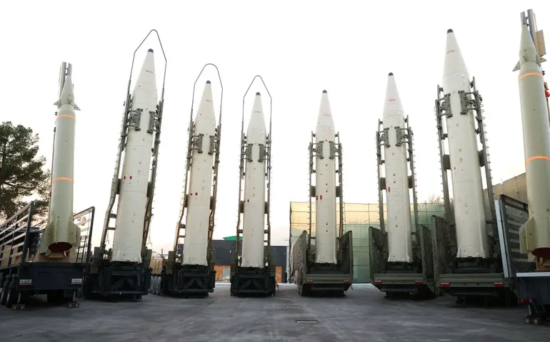 Irã: ministério das Relações Exteriores nega envio de mísseis balísticos para a Rússia