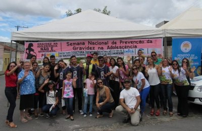 Ações da Semana Nacional de Prevenção a Gravidez na Adolescência são realizadas em bairro de Penedo