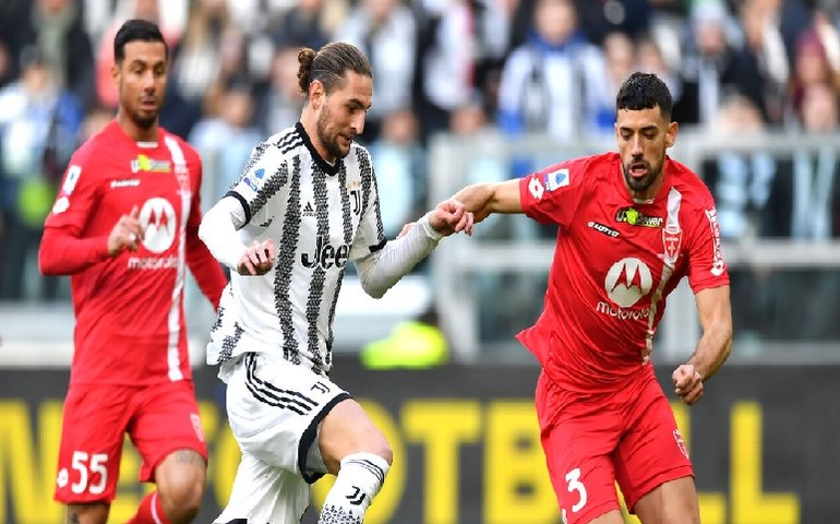 Juventus perde em casa para o Monza e se complica no Campeonato Italiano