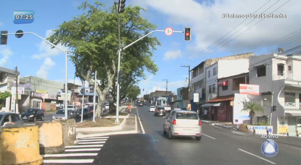 Após um ano e meio de instalado, semáforo na Av. Desembargador Maynard começa a funcionar hoje, 10