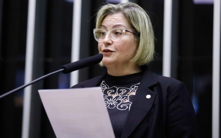 Comissão aprova benefício fiscal para fórmulas destinadas a crianças com alergia à proteína do leite de vaca