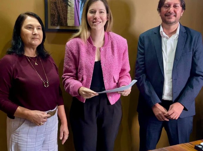 Cibele Moura celebra vitória de João Neto, candidato que apoiou para presidência do CRF-AL: “Fortalecimento da defesa dos farmacêuticos”