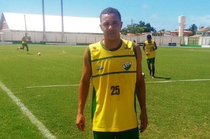 Coruripe apresenta atacante Alemão para por fim de jejum no Estadual