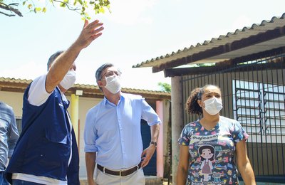 Secretário e vice-prefeito participam de retorno às aulas na Escola Jarede Viana