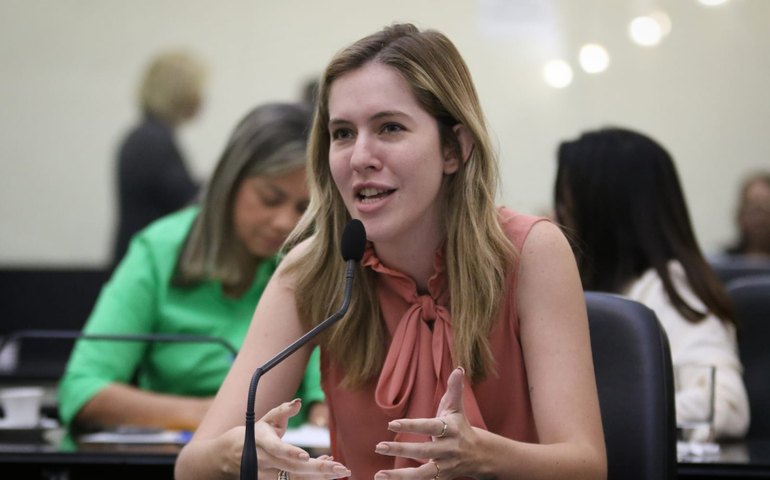 Cibele Moura cobra aplicação de lei por parte dos planos de saúde