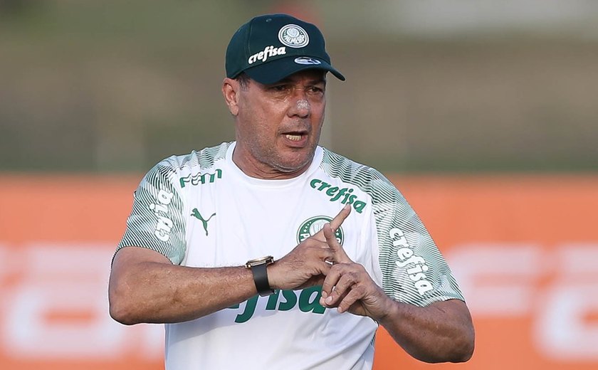 Com Raphael Veiga, Luxemburgo esboça Palmeiras para enfrentar o Santos