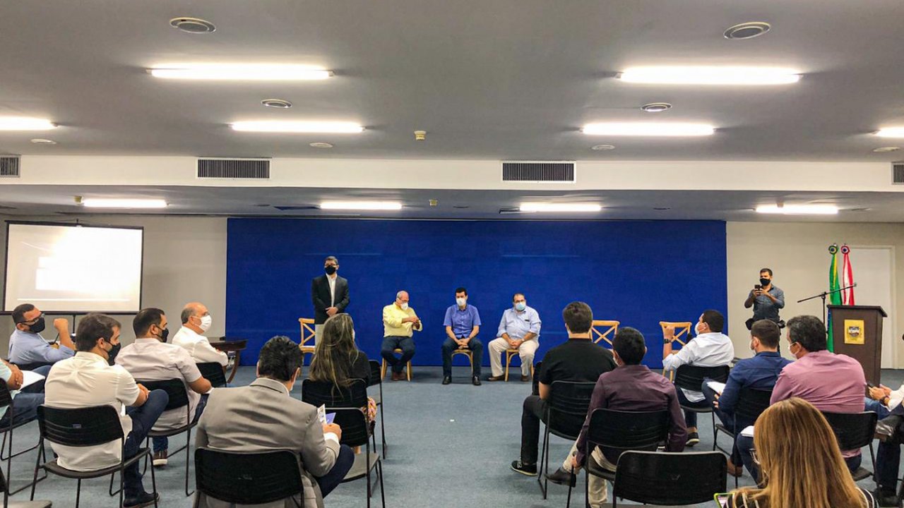 Prefeitos do Sertão e Agreste participam da 1ª reunião do colegiado do Conselho de Saneamento Básico